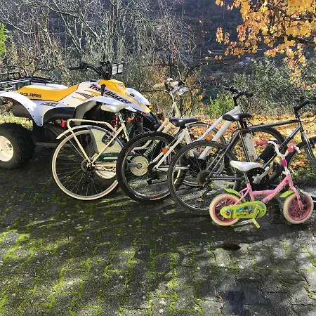 Деревянный коттедж Casa Do Eiro *