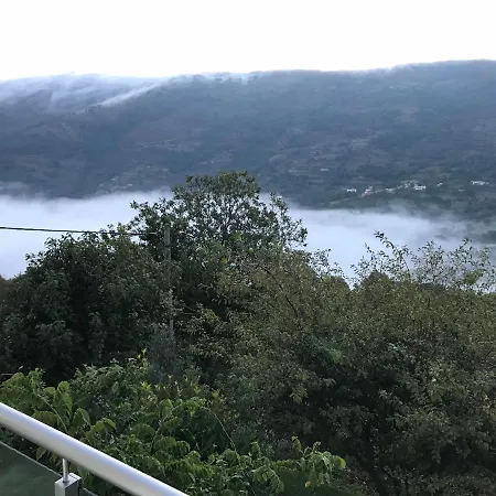 Casa Do Eiro אכסניה *
