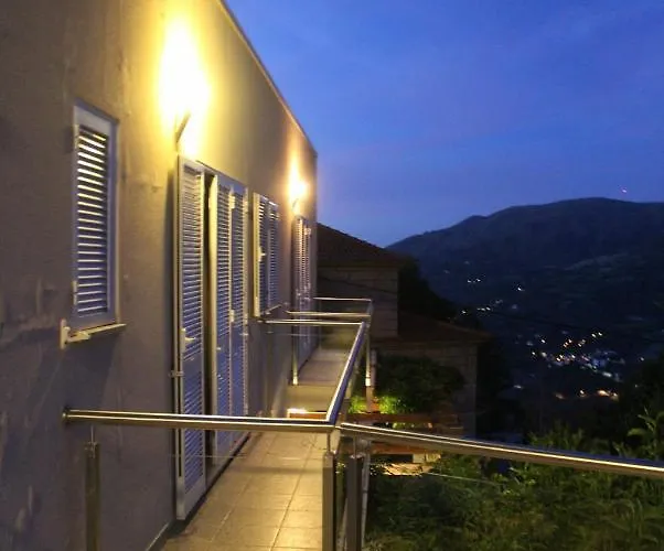 Casa Do Eiro بيت خشبي ريزندي