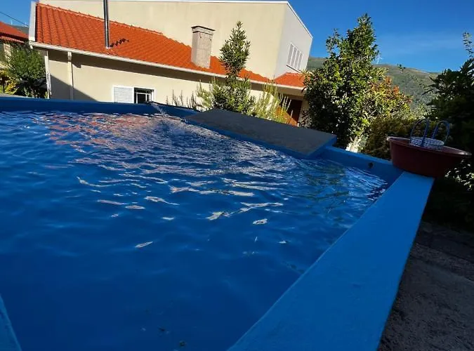 Casa Do Eiro بيت خشبي ريزندي