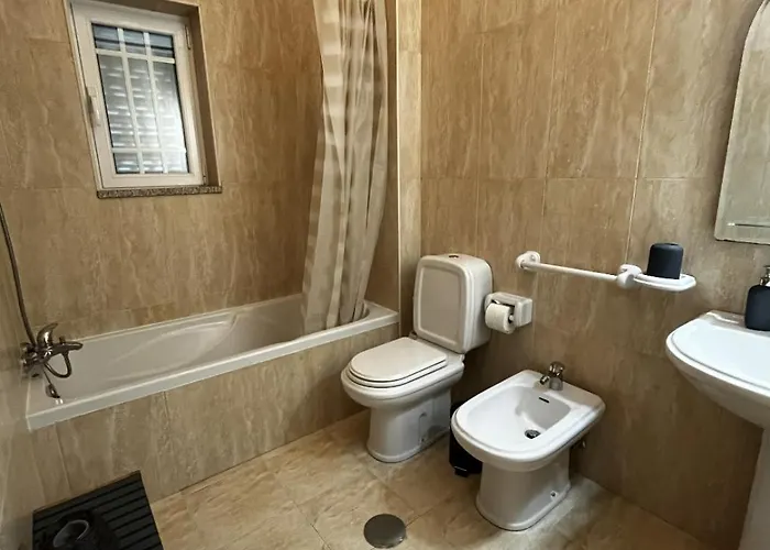 Casa Do Eiro بيت خشبي ريزندي